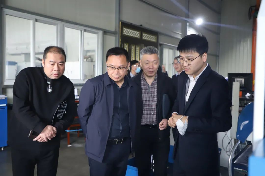 市人大常委會(huì)副主任吳功宜蒞臨通力科技開(kāi)展企業(yè)“專精特新”調(diào)研